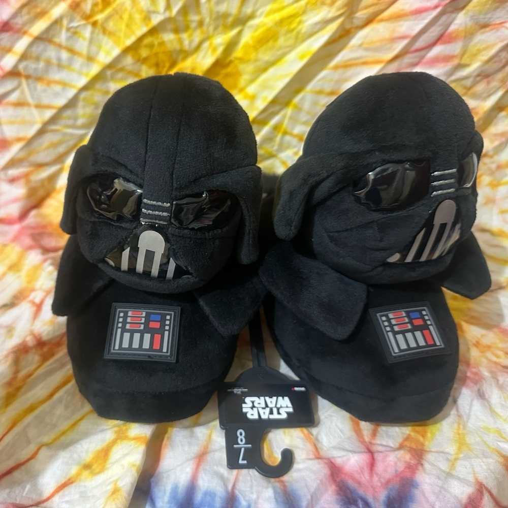 Darth Vader slippers - Picture 2 of 5